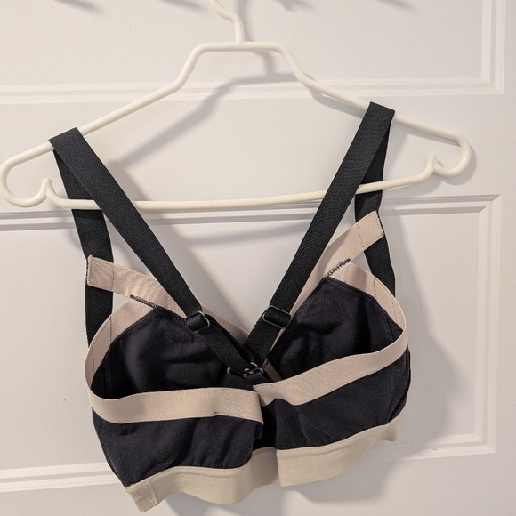 Aritzia/Community Rasa Sport Bra Sz L - Picture 3 of 7